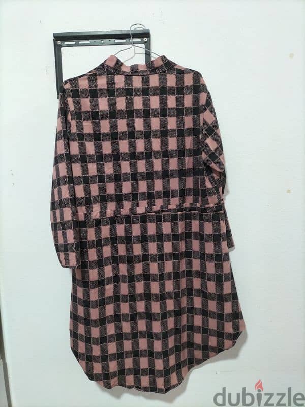 pink and black blouse. بلوزة اسود في بينك 1