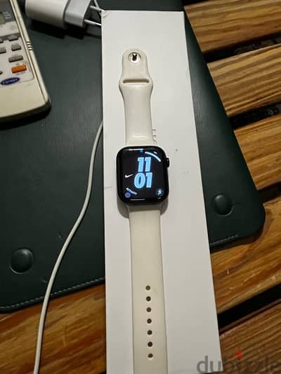 apple watch series 7 size 45mm good condition