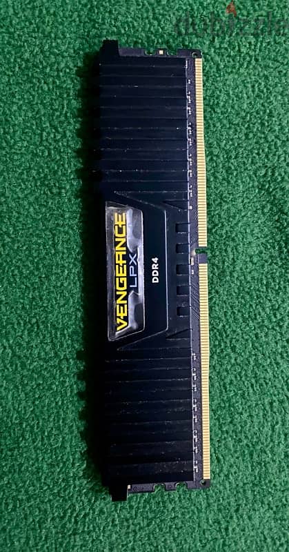 رامة VENGEANCE LPX سعة 8gb تردد 3000mhz سرعة CL16 جيل ddr4 1