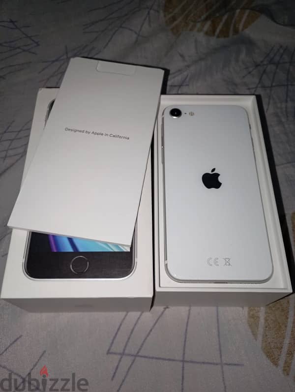 iPhone se (2020) / 128 /  white 11