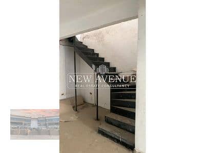 Retail At Masr ElGedida At For Rent 370m finishing 4