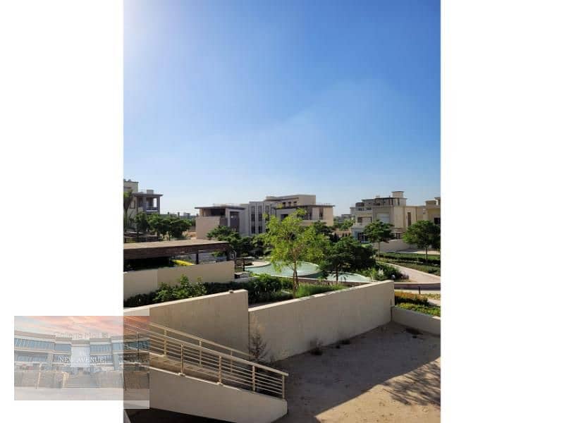 Standalon Very prime location Direct on lake in Cairo Festival City - CFC Oriana 2 1