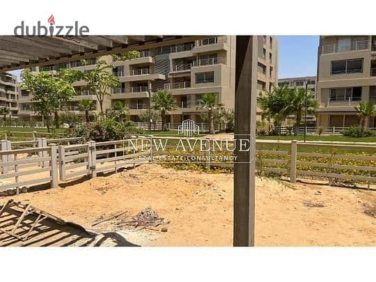 Ground resale apartment overlooking greenery 3 bedrooms 5