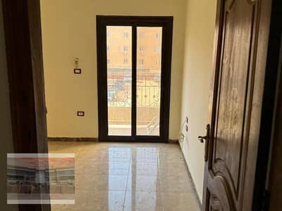 Residential building in Hadyek El Ahram ,10 Apartments ,2 units on the floor, Apartment Area 305m,3 bedrooms