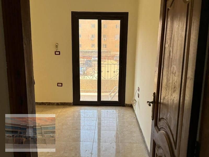 Residential building in Hadyek El Ahram ,10 Apartments ,2 units on the floor, Apartment Area 305m,3 bedrooms 0