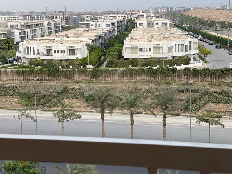 شقة بجاردينيا سيتي تطل علي المطار  A flat looking at cairo airport 1