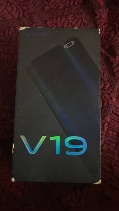 جهاز  vivo v 19عايز شاشه وضهر بس غير كده كلو شغال  معاه علبه وشاحن