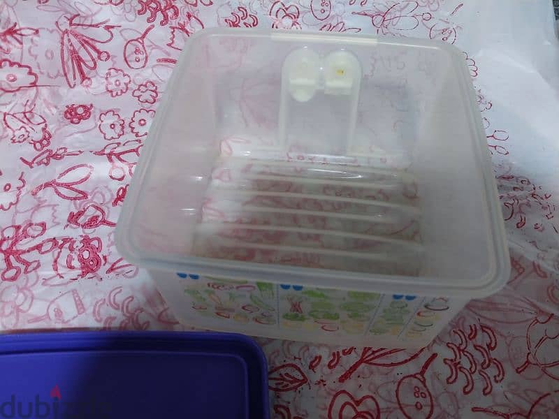 Tupperware 7