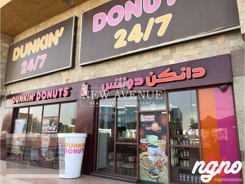 محل على التسعين الجنوبي 60 متر للبيع بجاليريا مول القاهره الجديده  N-W 0182            Galleria Mall New Cairo 9