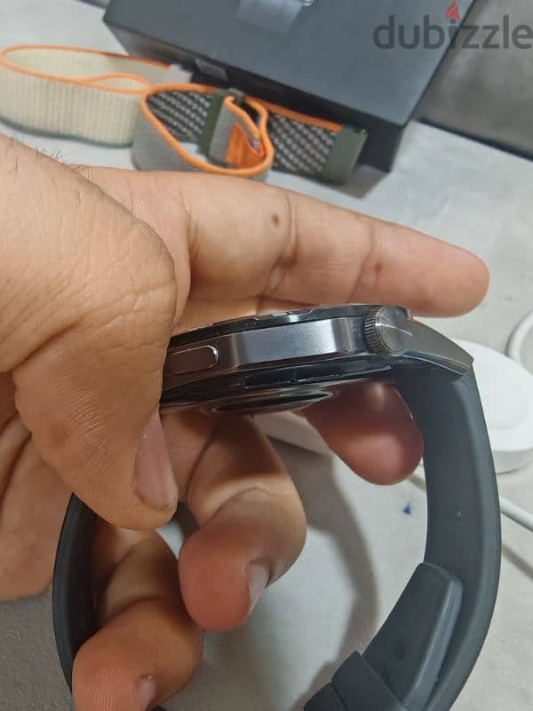 Huawei watch 4 classic black 3