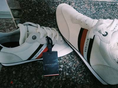 Tommy Hilfiger original size 44 black