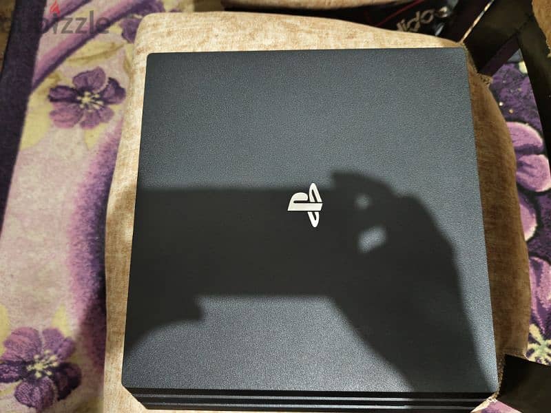 بلاستيشن 4 برو ps4pro 5