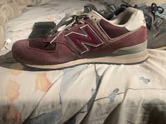 New Balance Shoes 574 Red ORIGINAL نيو بالانس ٥٧٤ أصلية لم تلبس 0