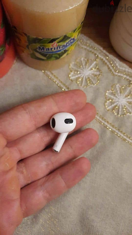 AirPods (الجيل الثالث) 1