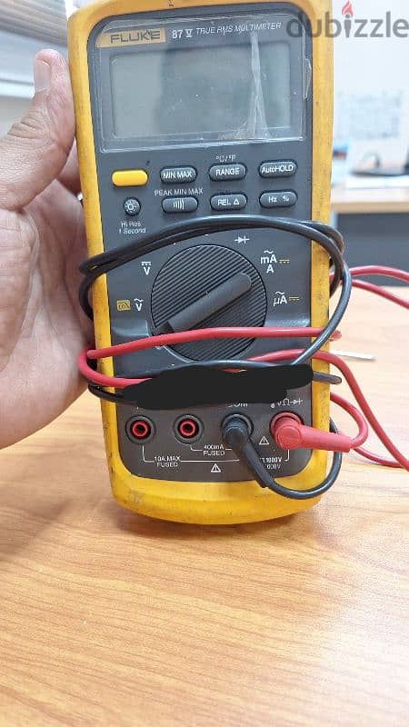 Fluke 87V Industrial Multimeter 1