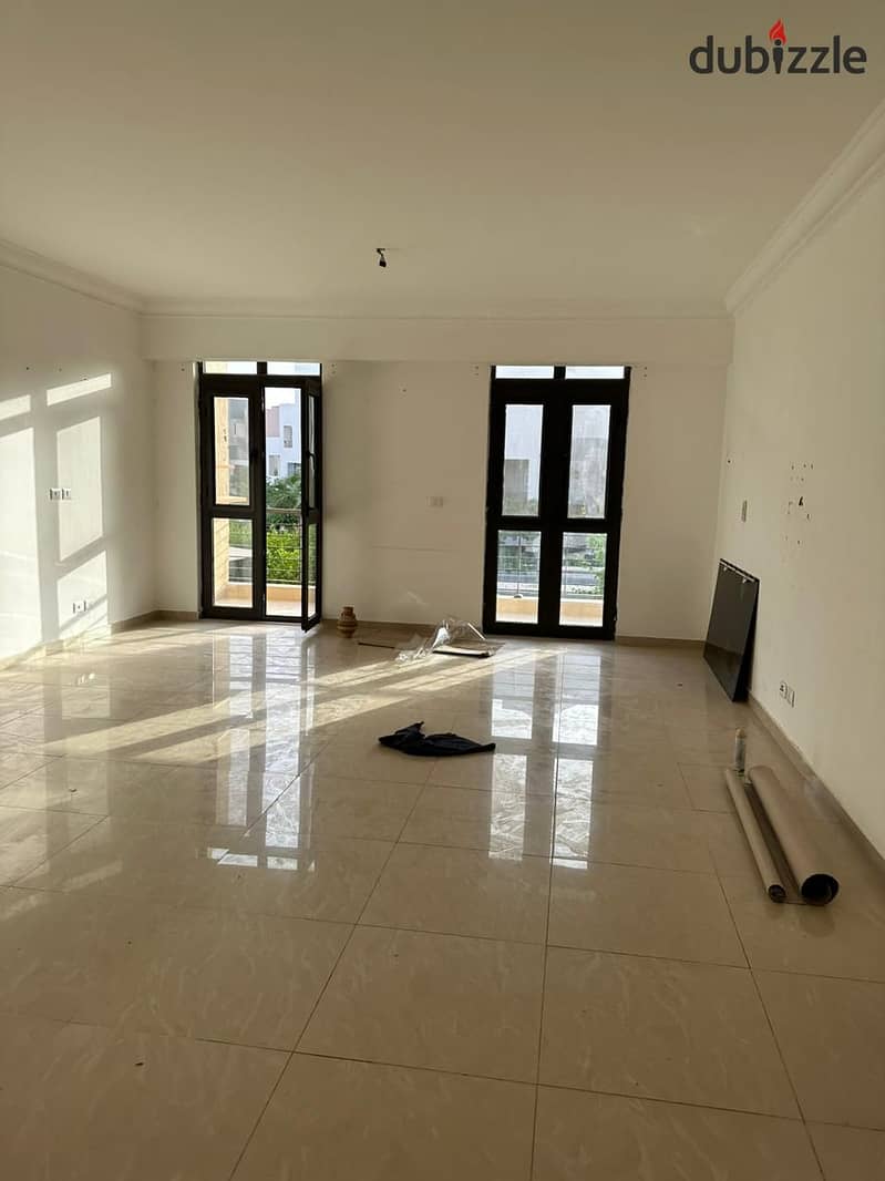 Apartment in B8 for sale, at a special price, just steps away from amenities, in the most upscale and distinguished phases of Madinaty. 3