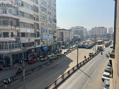 عياده للبيع في محطه الرمل علي الترام مباشر وميدان سعد زغلول مساحه 180م