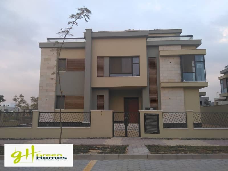 Prime location Standalone for sale with an area of  658 square meters at Villette new cairo 8