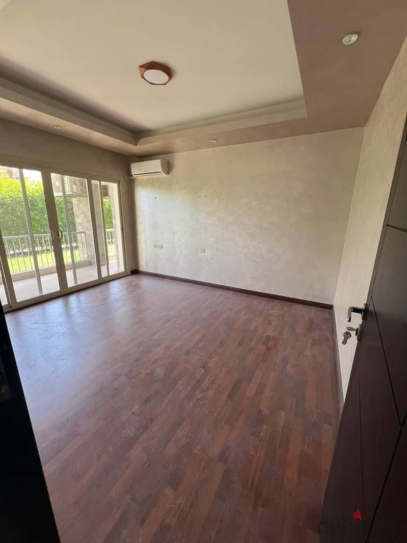 For rent in The Address Compound - Sheikh Zayed, ground floor with garden, kitchen, air conditioners and dressing, apartment 202 meters and garden 350 0