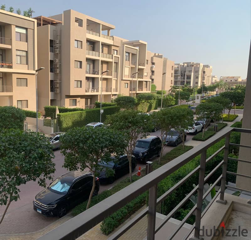 Semi furnished apartment 160m for rent in fifth square Al marasem compound new Cairo fifth settlement 1