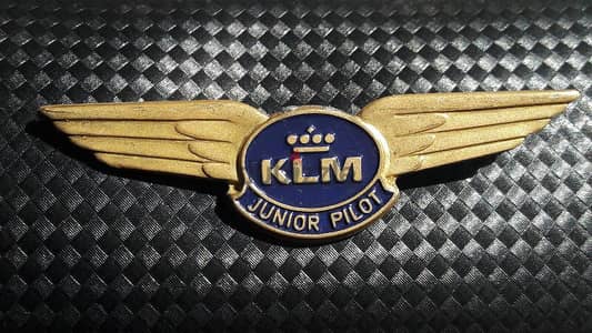 بروش Vintage KLM pilot pin دبوس طيار هولندا aviation airbus boeing