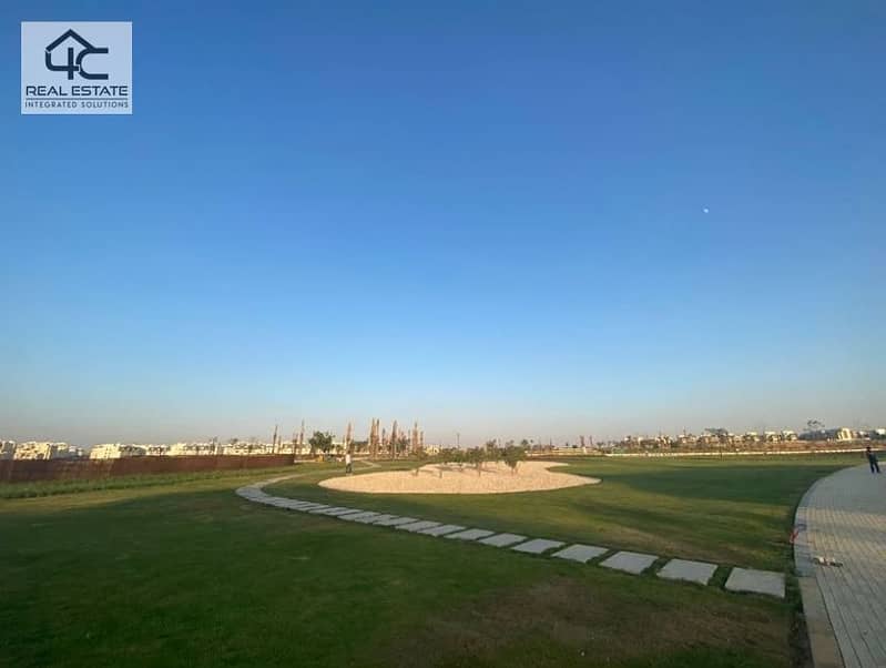 With the lowest down payment in the market, a 147 m apartment with a sea view and landscape for sale in Hyde Park Compound 14