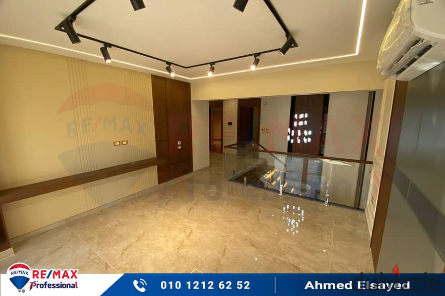 Receive your villa immediately in Alex West and enjoy luxury 9