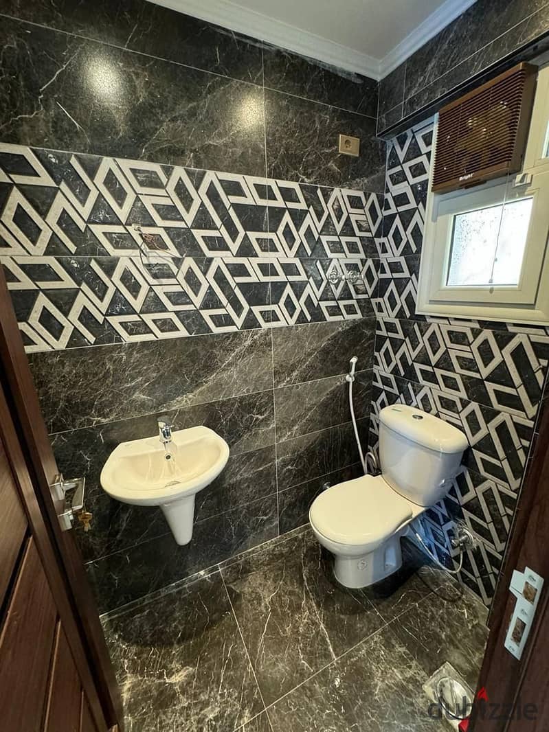 For lovers of luxury, a fully finished apartment with immediate delivery, 3 rooms, for sale in the Fifth Settlement, 10 minutes from the American Univ 7