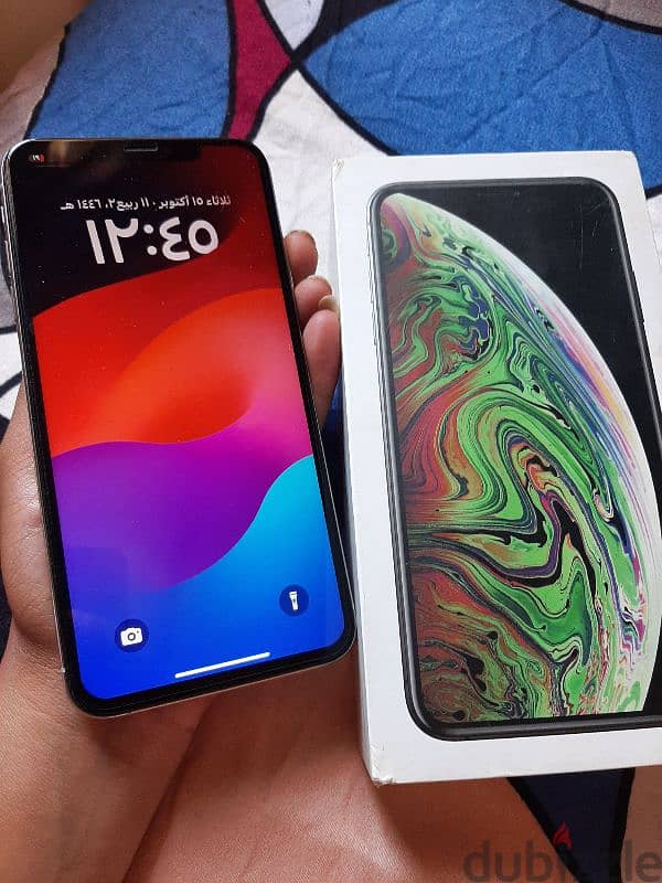 ايفون xs max 1