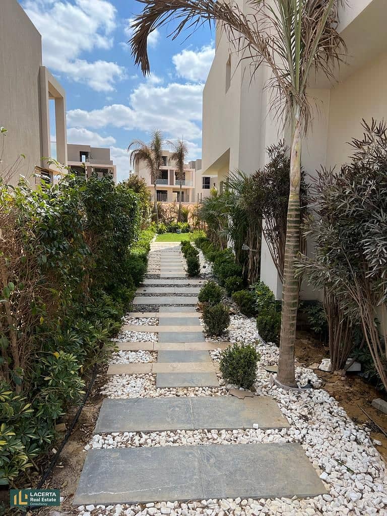 For sale, a 234 sqm villa with a roof, super finished, with the lowest down payment, in the market in the heart of New Heliopolis, in the Sodic East C 7