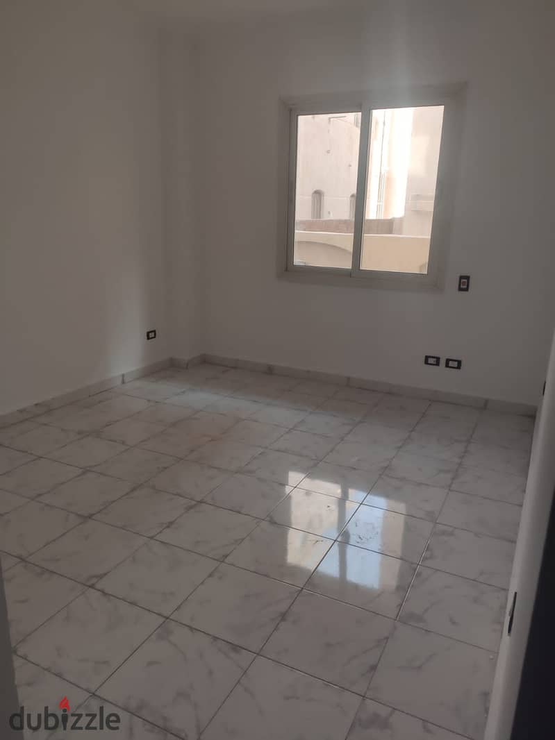 Roof apartment for rent in El Banafseg, 11 villas in the First Settlement 18