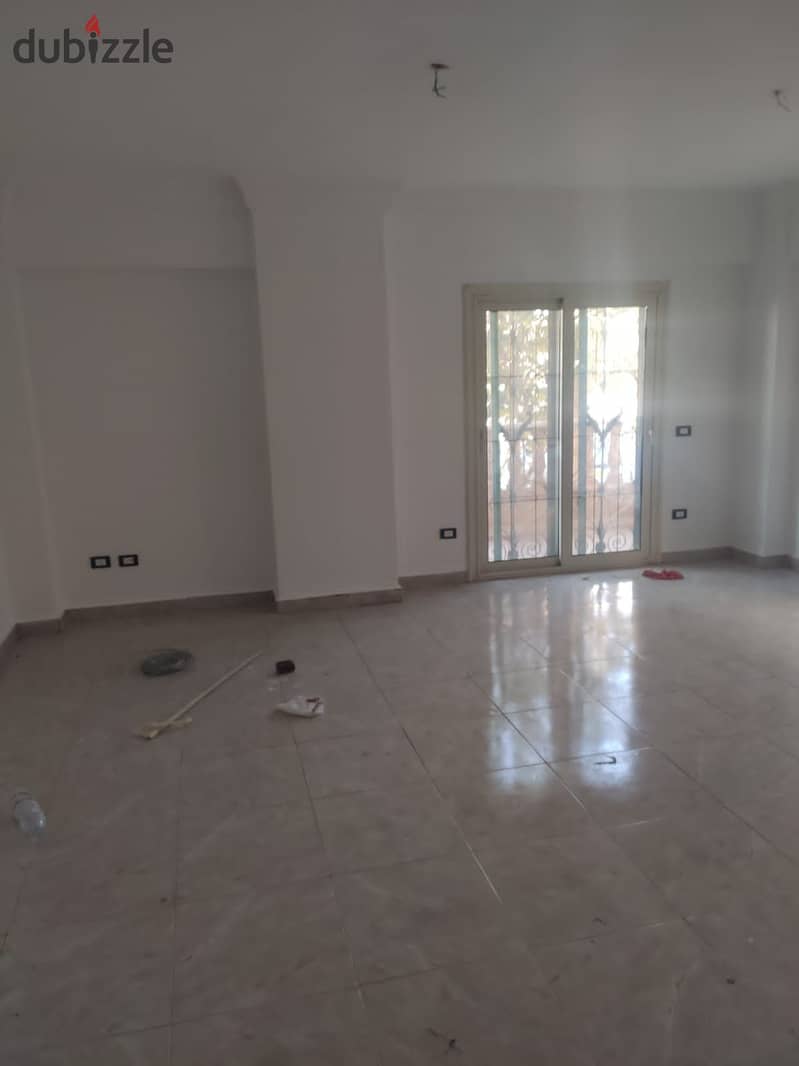 Roof apartment for rent in El Banafseg, 11 villas in the First Settlement 19