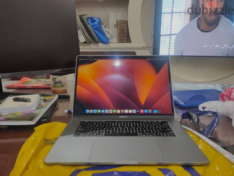 Macbook pro 2017 touchbar 1 tera - ماك بوك برو أعلى مساحة تخزين 1