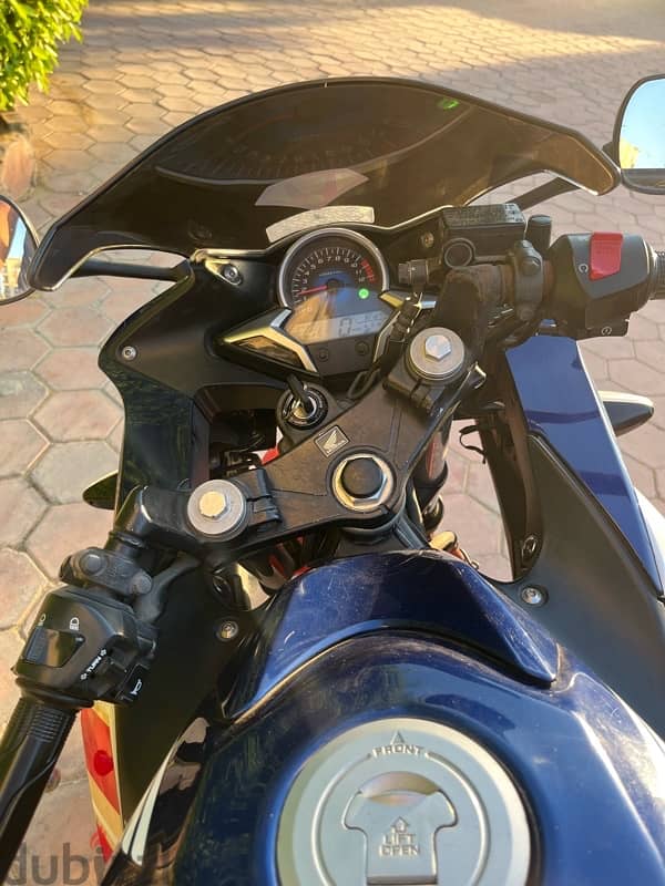 Honda CBR250r 4