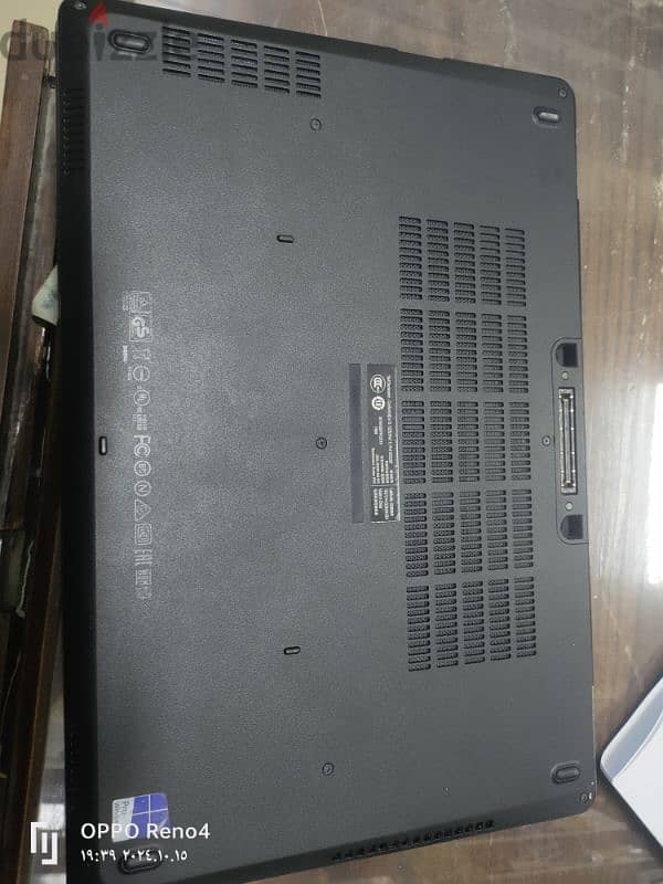 Dell Latitude E5570 4