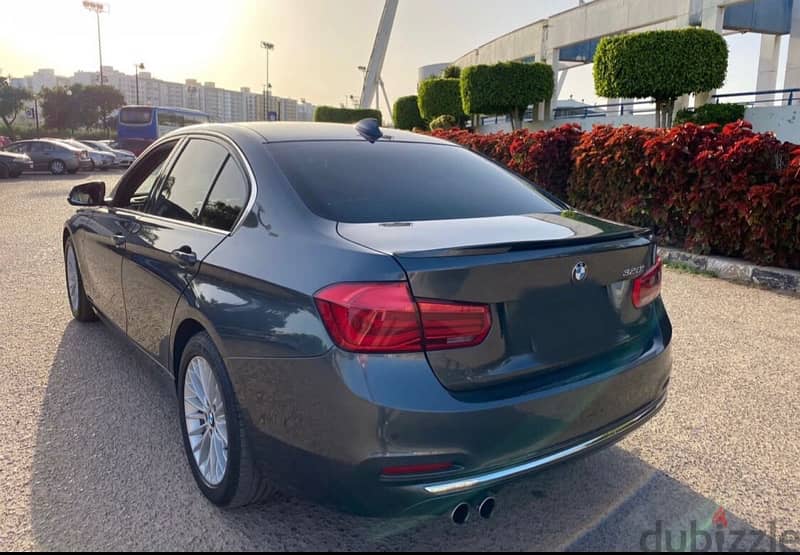 320i Luxury 2