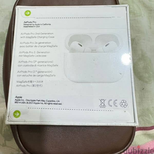 Air pods pro second generation بالسلوفانه 4