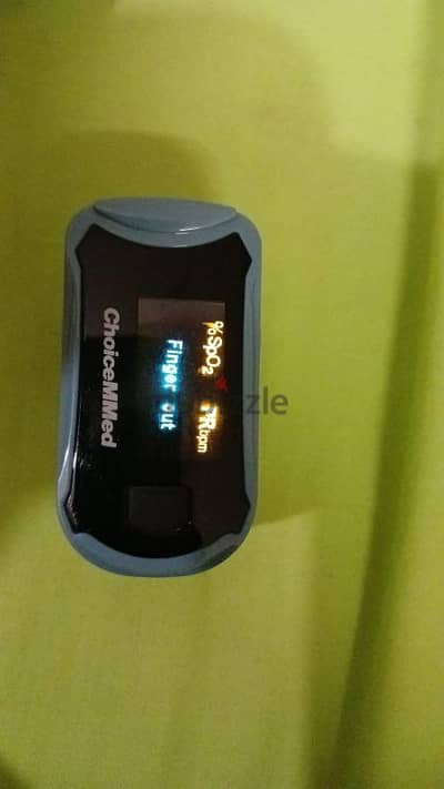 fingertip pulse oximeter جهاز قياس الأكسجين في الدم