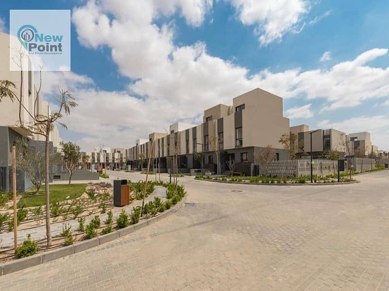 Townhouse villa for sale in installments over 8 years with the lowest down payment Al Burouj Compound in Shorouk 2