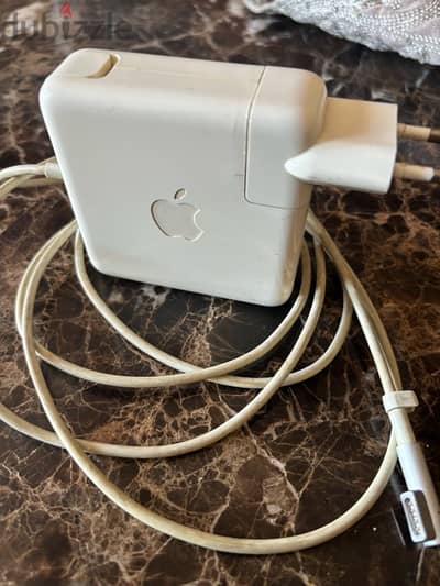 Apple Adapter