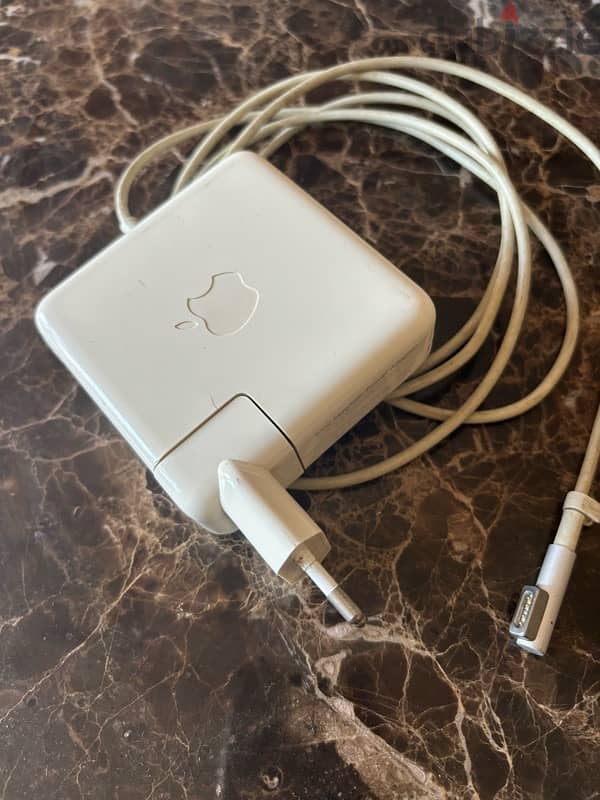 Apple Adapter 2