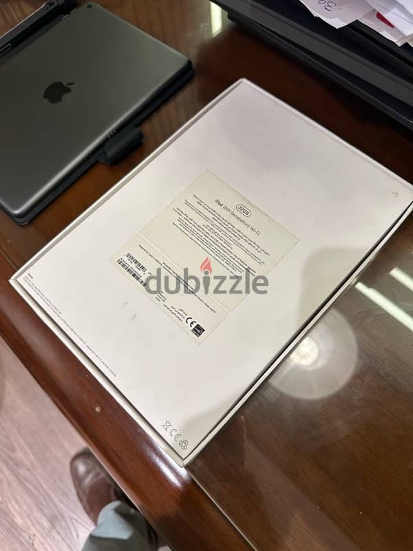 ipad 8th generation كالجديد بالعلبة و الشاحن الاصلي 2