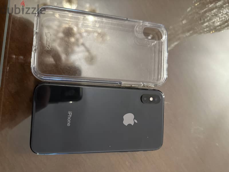 iphone XS 256 gb 79 % like new 5