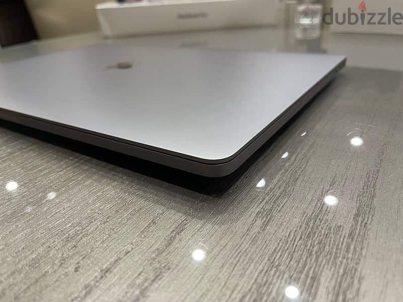 Macbook pro 16 inch / Core i9 / 16GB / 1TB 7