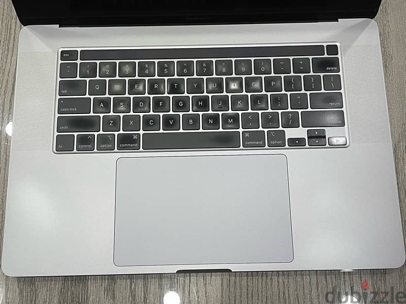 Macbook pro 16 inch / Core i9 / 16GB / 1TB 9