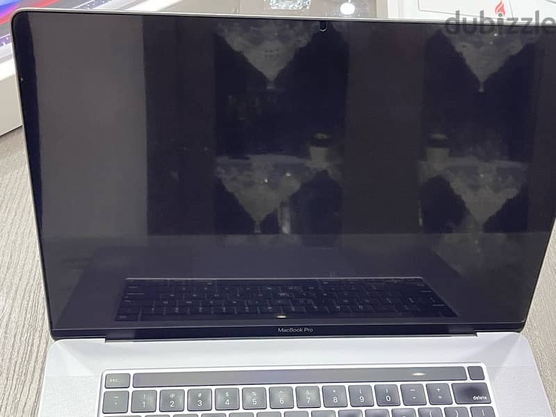 Macbook pro 16 inch / Core i9 / 16GB / 1TB 10