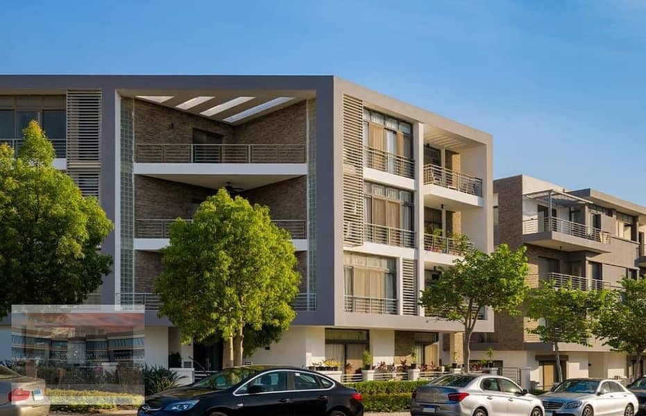 Apartment with Downpayment in Taj city New cairo 5