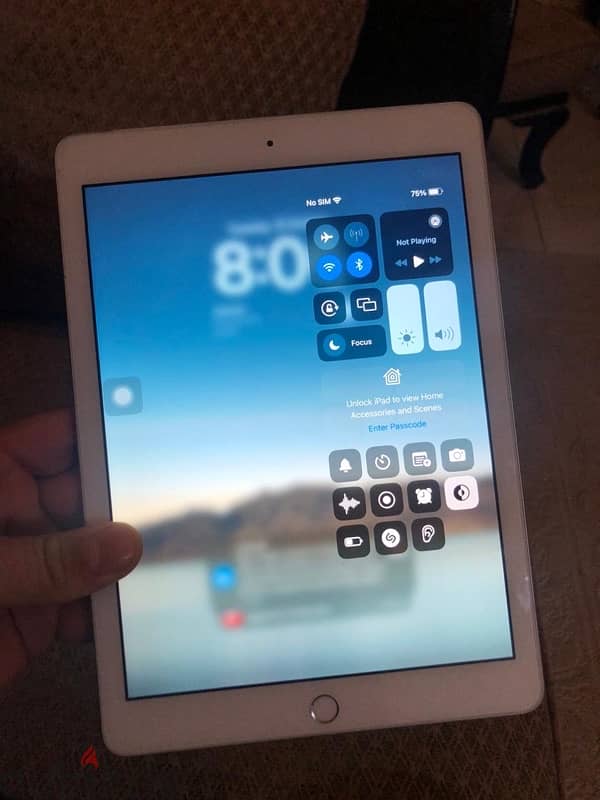 iPad (6th generation) 1