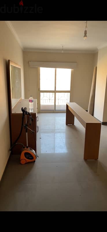 Apartment for sale in baron city with garage and kitchen 4