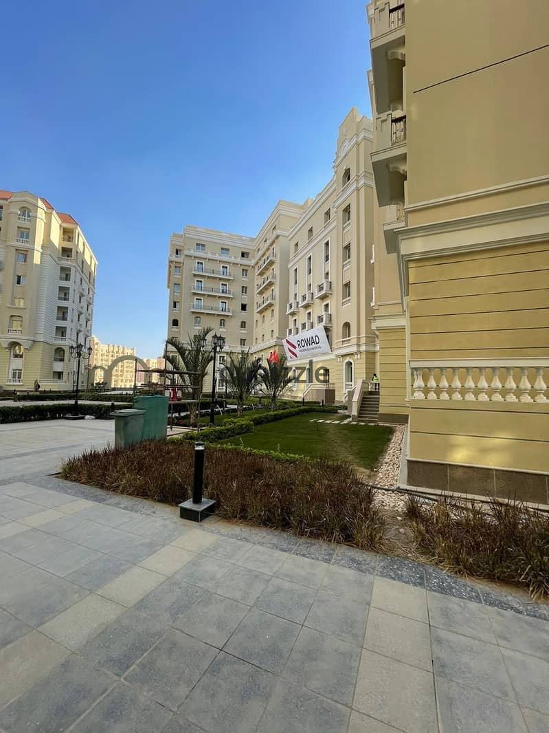 For sale, an apartment in New Garden City Compound from City Edge Company and the Housing and Development Bank, in installments over 12 years. 4